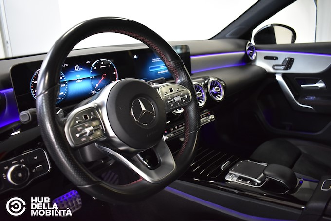 MERCEDES-BENZ A 180 d Automatic Premium